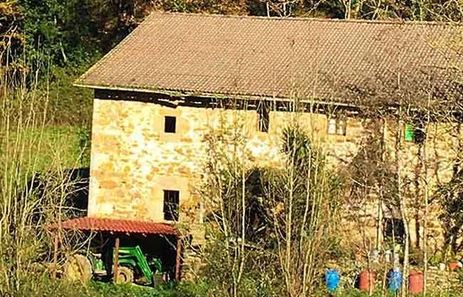 Baserri mendia traktore 01